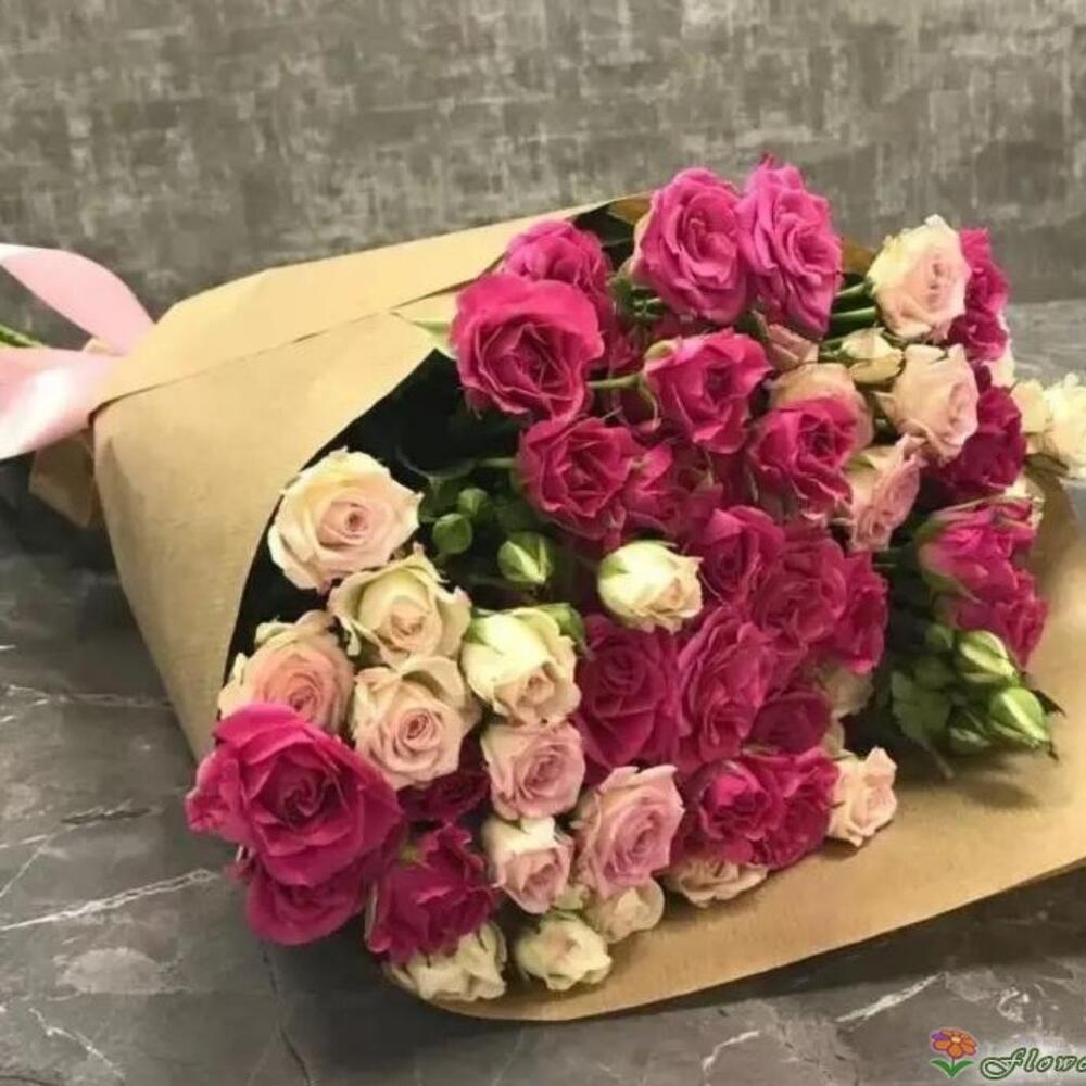 Букет из кустовых роз