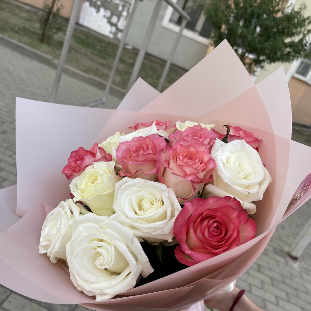 Букет микс из 15 роз