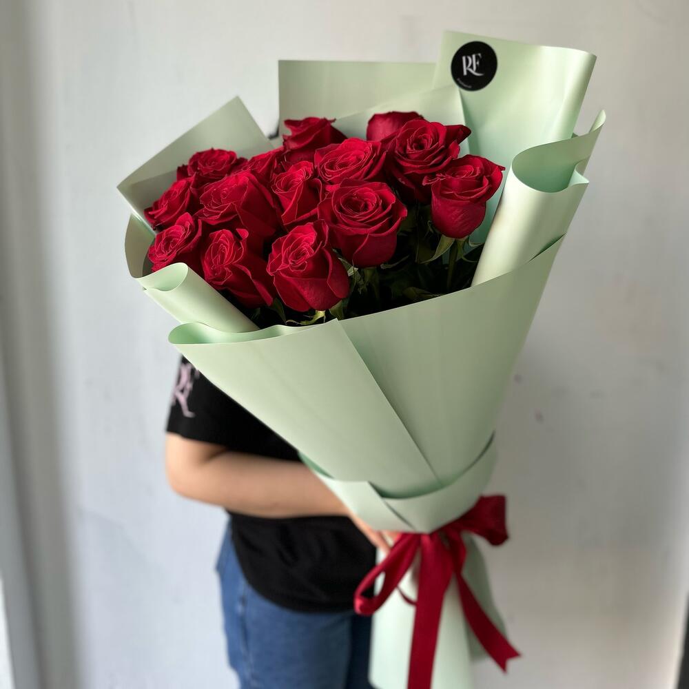 Элегантный букет голландских роз