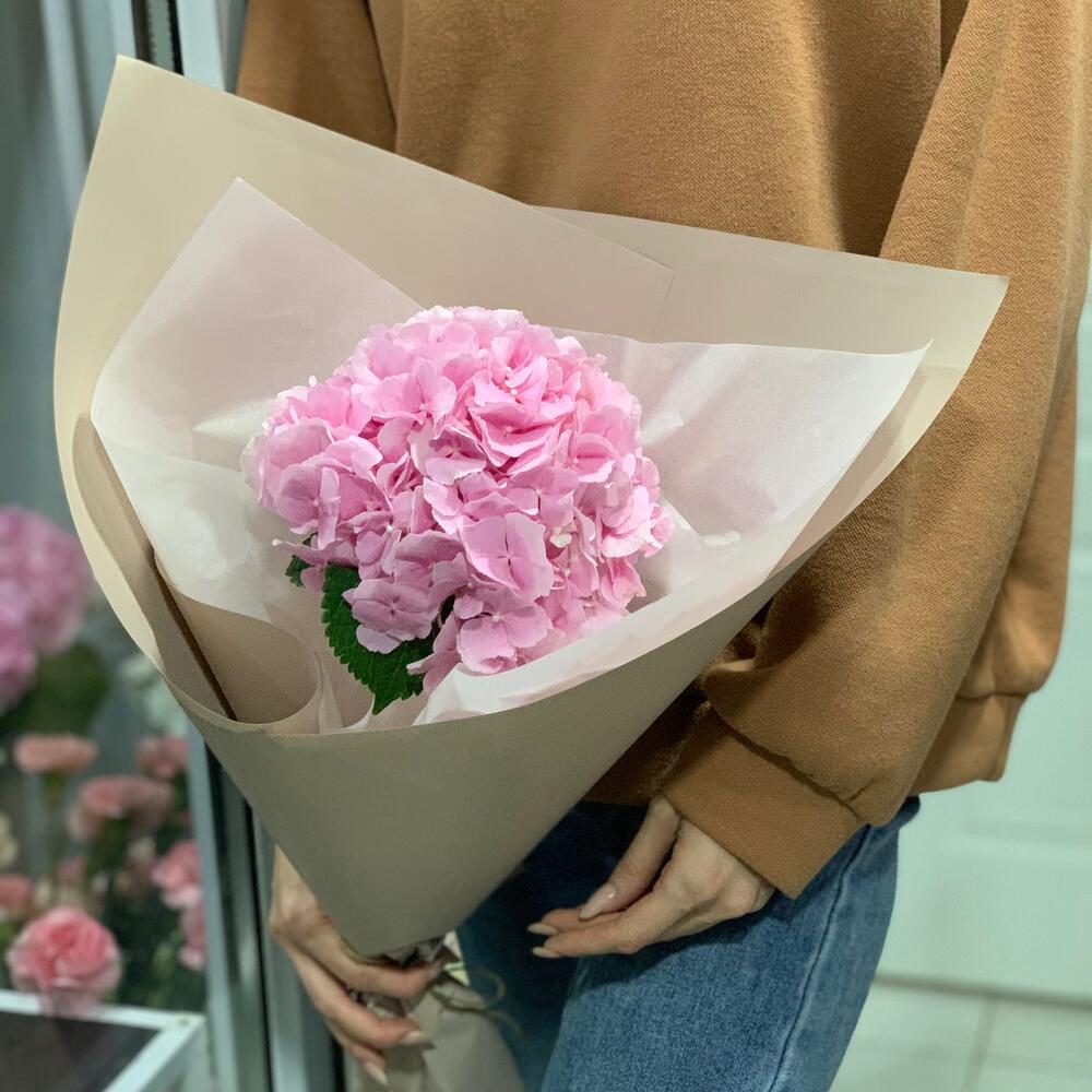 Букет с гортензией