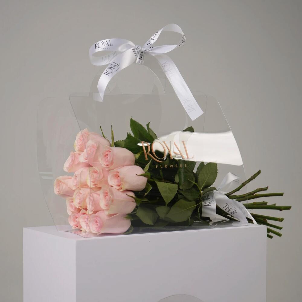 15 роз в переноске