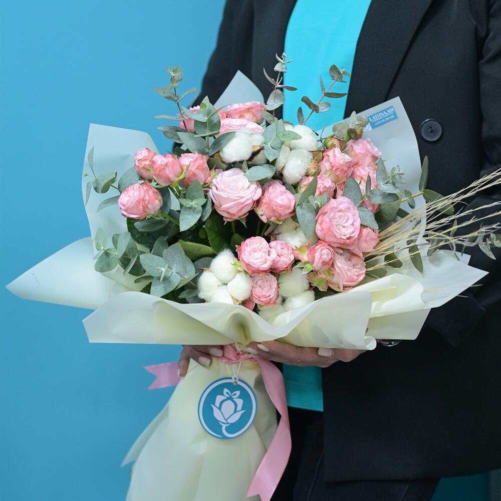 Букет MARRIOT из пионовидных роз