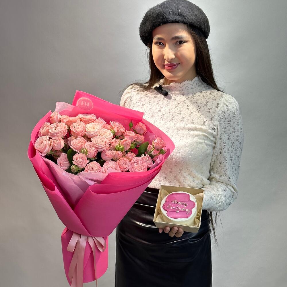 Комбо кустовые розы + бенто торт